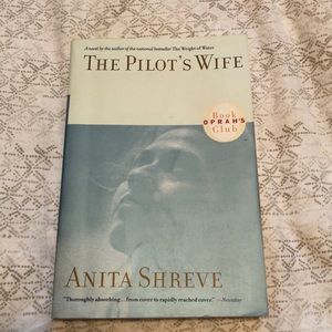 The Pilots Wife book 📚